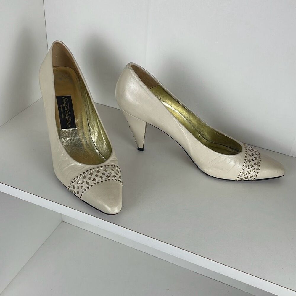 Barefoot Originals Vintage 80s Studded Pumps 8N